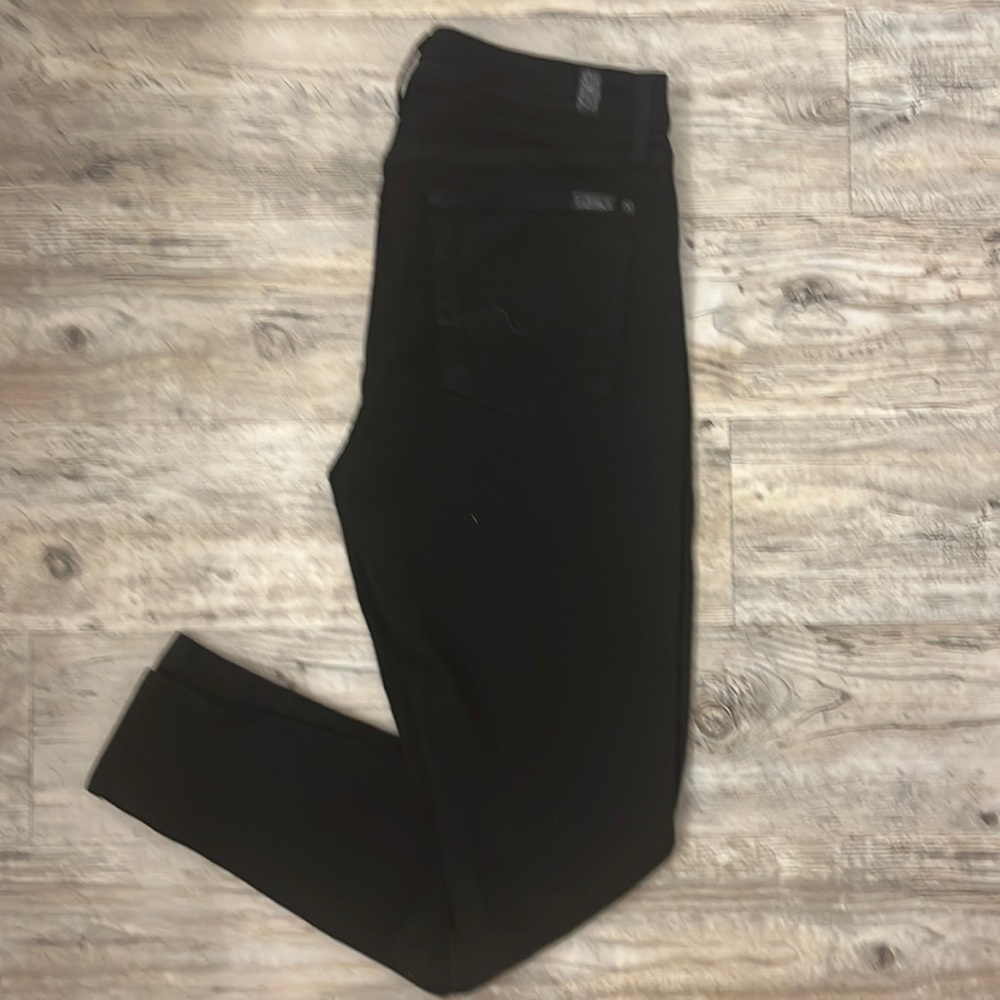 NEVER WORN . 7FAM HIGH WAIST GUENEEVER SIZE 31. No fading👽BLACK